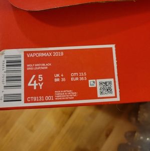Nike youth vapormax youth 4.5